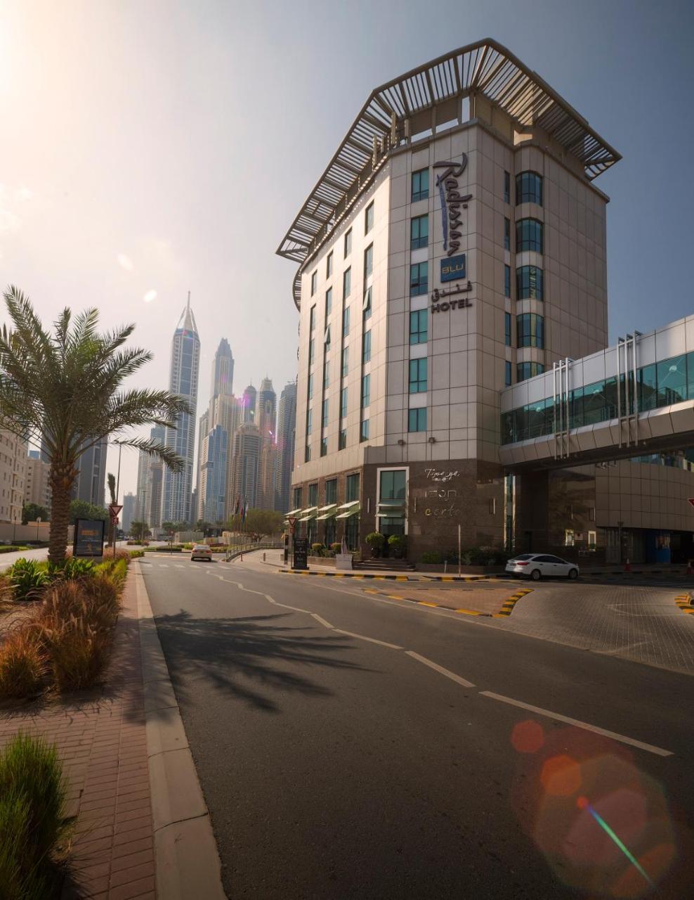 Radisson Blu Hotel, Dubai Media City Exterior photo